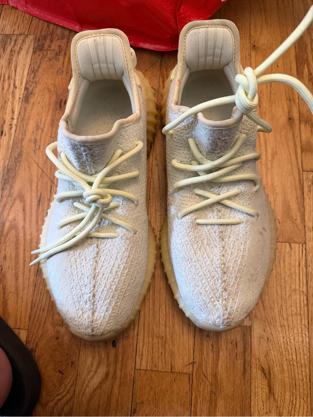 Yeezy Boost 350 V2 Cream/Off-White Low-Top Sneakers
